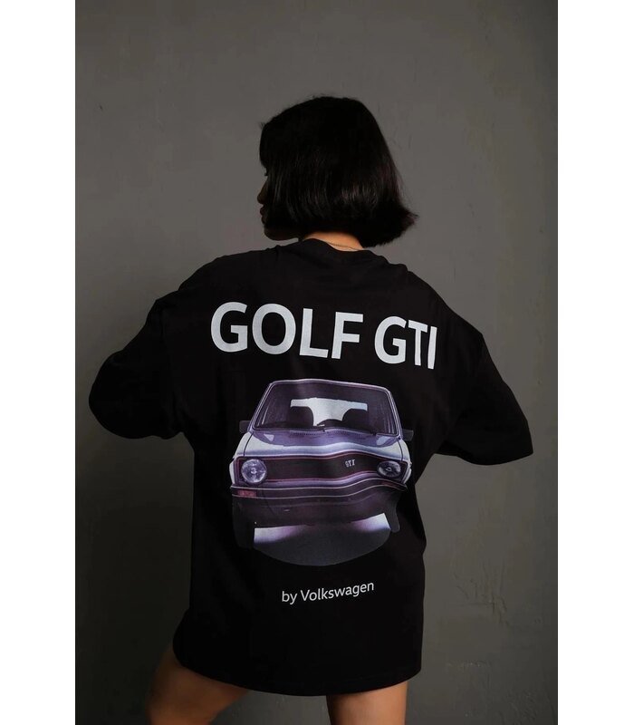 kadin-sirt-baskili-bisiklet-yakali-oversize-t-shirt-siyah-183555449-sw960sh1440-917d025797-700x800-1 Kadın Oversize Tişört Golf GTI Retro Araba Baskılı T-shirt - Siyah - Görsel 1