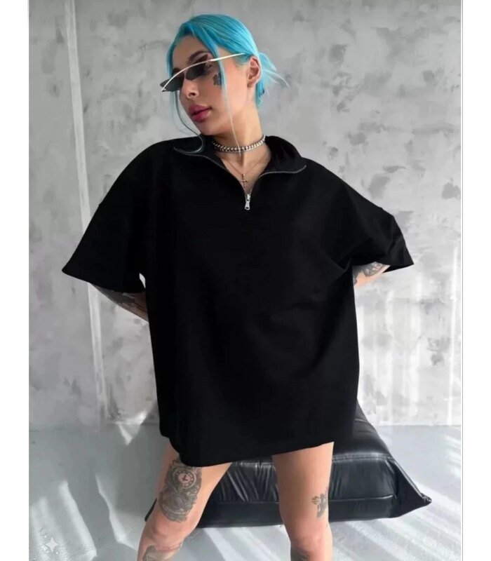 unisex-yarim-fermuarli-duz-oversize-t-shirt-siyah-80050852-sw993sh1280-85e5f935ae-700x800-1 Kadın Yarım Fermuarlı Tişört Düz Oversize T-Shirt - Siyah - Görsel 1